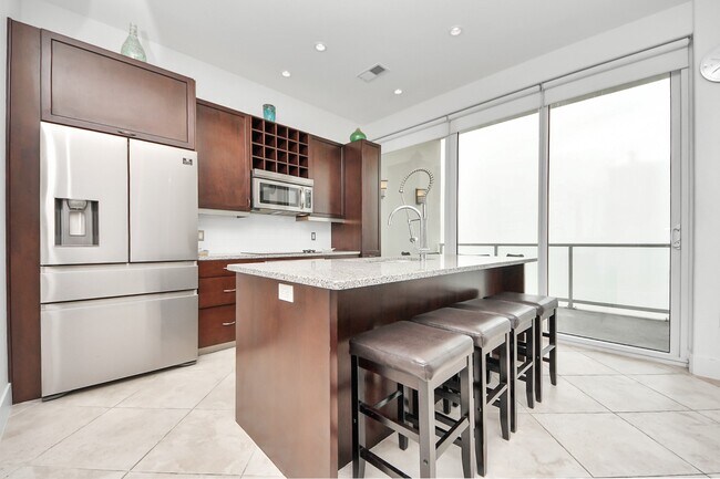 Foto del edificio - 10327 Termini-San Luis Pass Rd