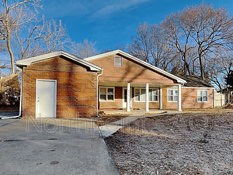 5814 NE 60th St Kansas City, MO 64119 Alquileres en Kansas City, MO