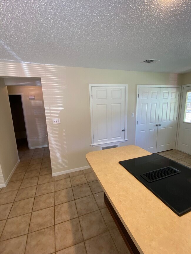 2465 Lake Park Ln, Jacksonville, TX 75766 House Rental in