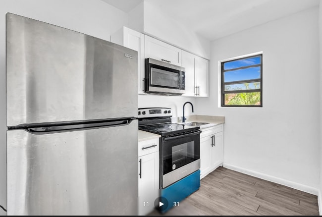 Photo - 1027 SW 3rd St Apartment