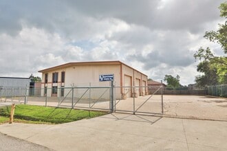 Building Photo - 7302 Domino Ln