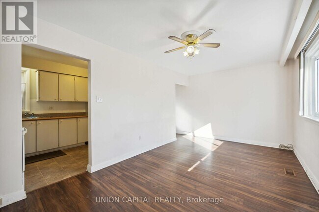 Building Photo - 515 Marlee Ave