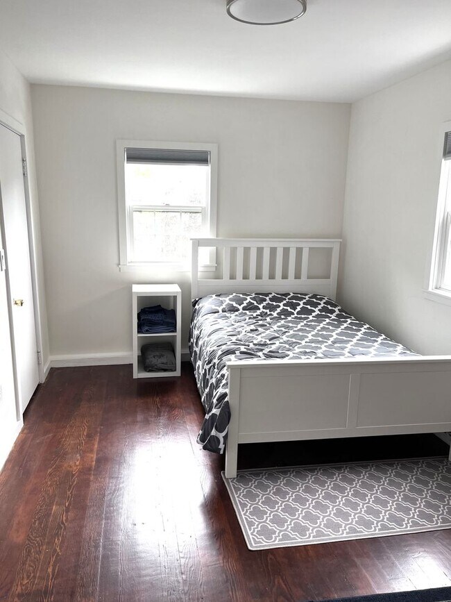 Foto del edificio - Fully Furnished- 2 bedroom/ 2 bathroom in ...