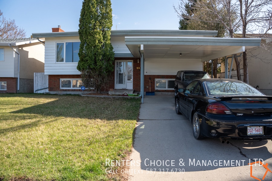 Primary Photo - Basement Suite With Assigned Parking, BONU...