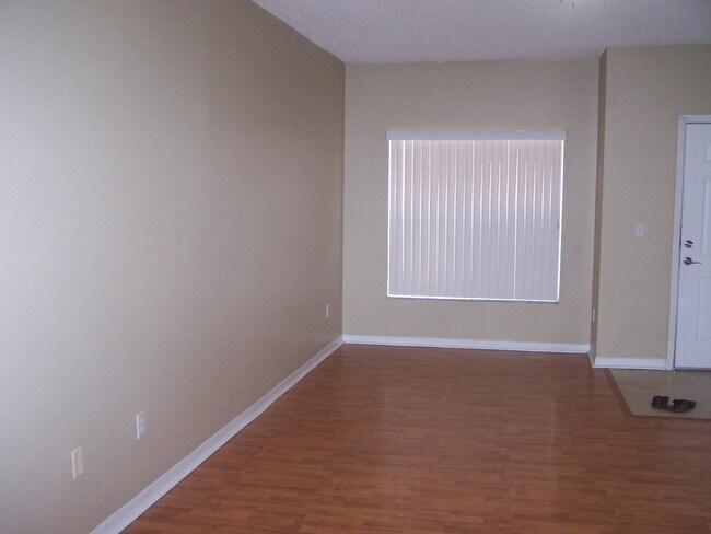Foto del edificio - 10288 Fox Trail Rd S