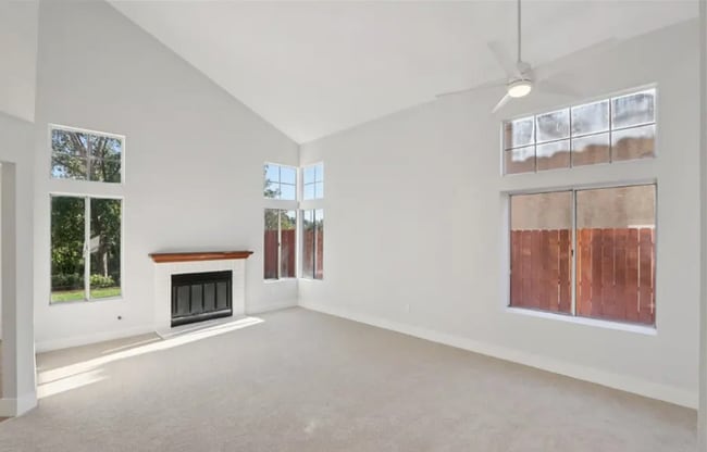 Building Photo - 16021 Augusta Dr