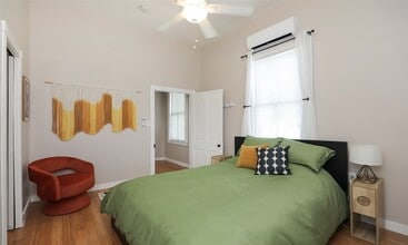 Building Photo - 1212 39th St