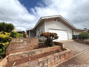Building Photo - 94-437-437 Kuahui St