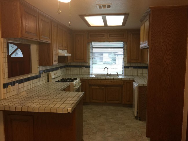 Building Photo - 1501 Del Mar Ave