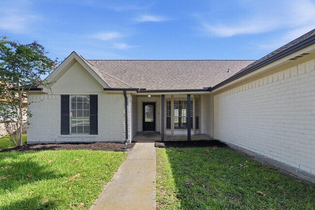 Foto del edificio - 1805 Whitebriar Dr