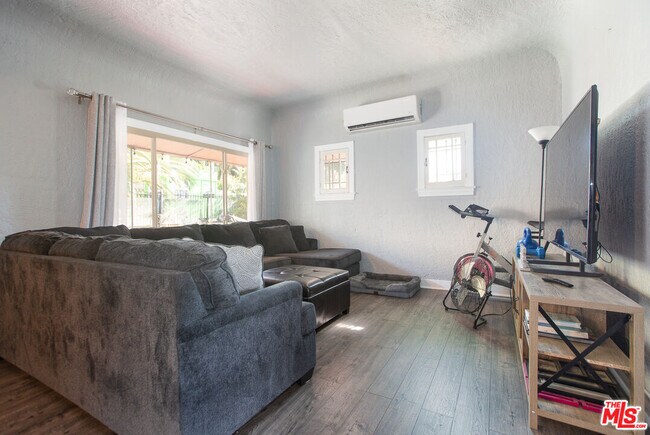 Foto del edificio - 5177 Bohlig Rd