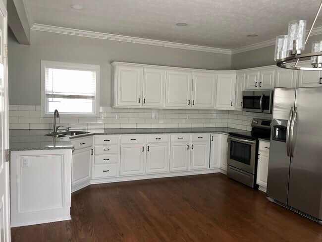 Granite Counters - 230 Heritage Ln