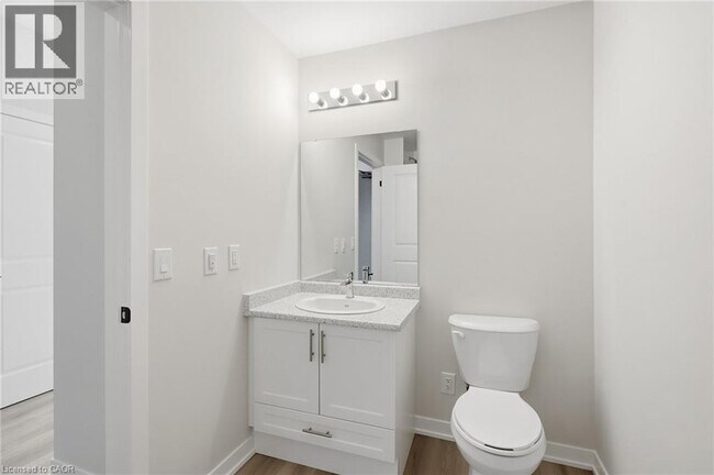 Photo du bâtiment - 2500 Saw Whet Blvd.