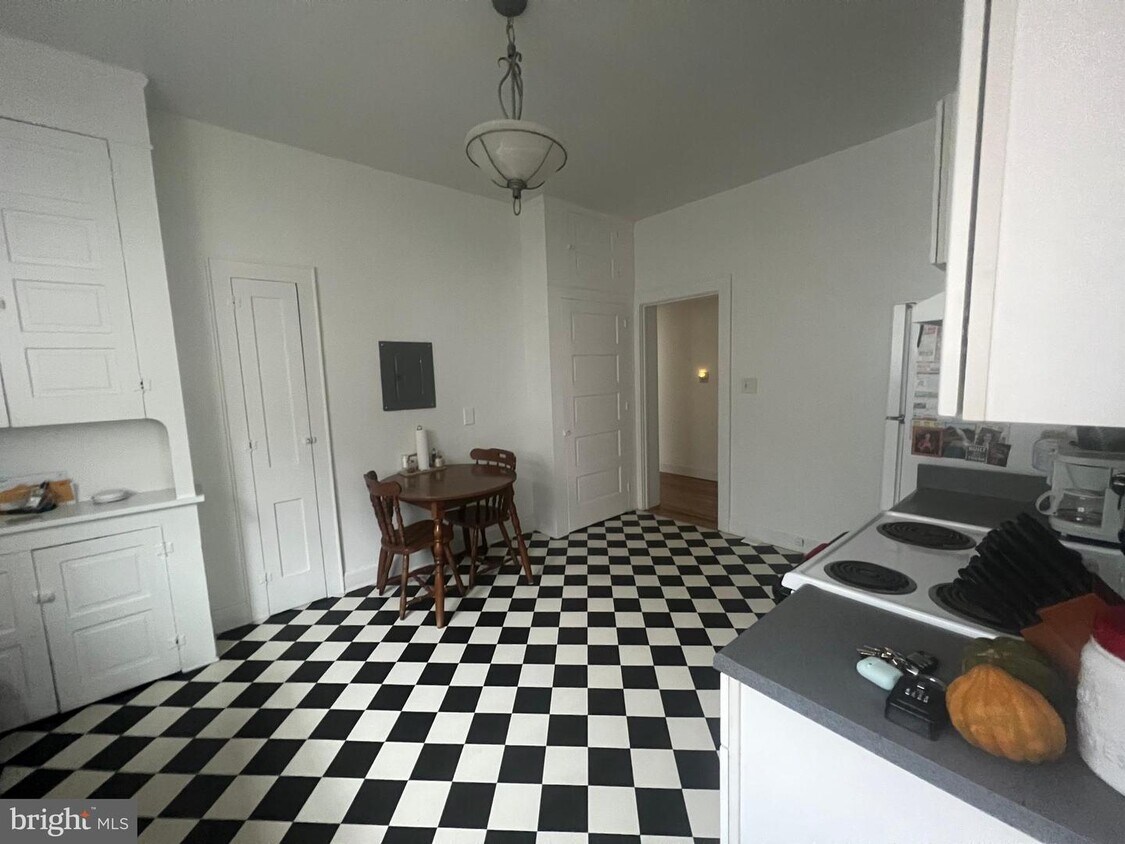 609 Piedmont Ave Unit 1B, Cumberland, MD 21502 Room for Rent in Cumberland, MD