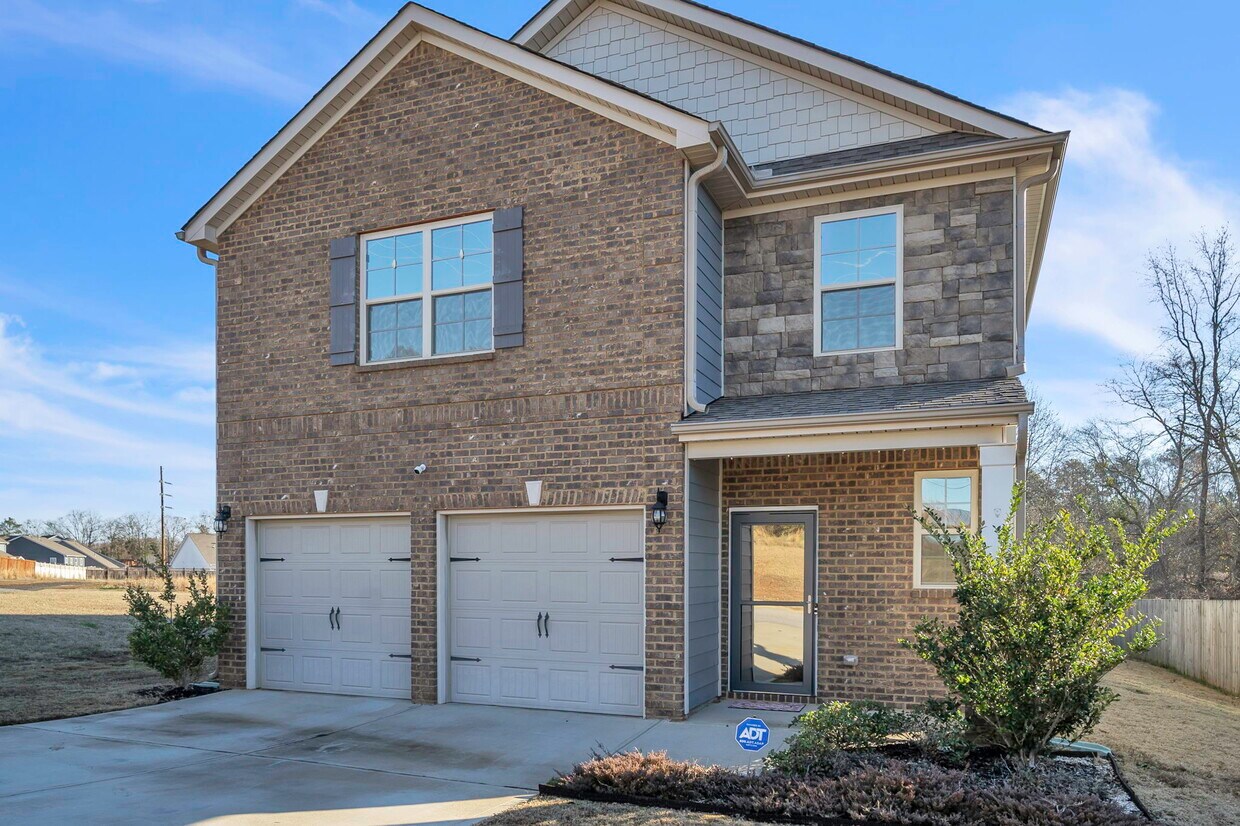 Primary Photo - 222 Raleighwood Ln