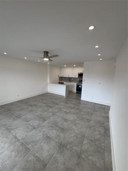 Building Photo - 505 S Pine Island Rd