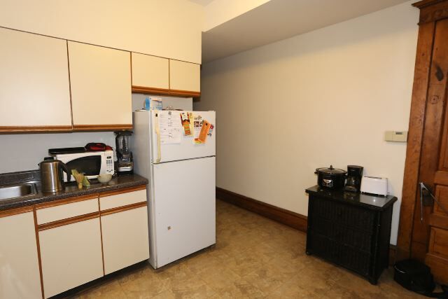 Foto del edificio - 1358 W Barry Ave