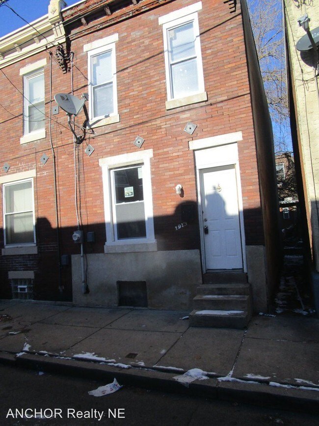 3 br, 1 bath House 1913 Dalkeith St House for Rent in Philadelphia