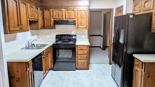 Building Photo - 729 Willow Oak Dr