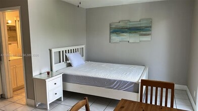 Building Photo - 90 Isle of Venice Dr