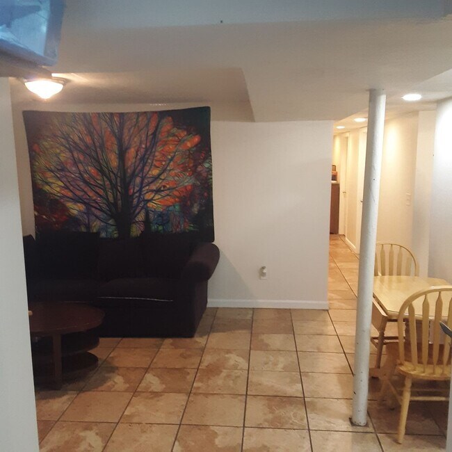 Foto del edificio - ALLSTON 4 BED/2 BATH FOR $1K/PERSON