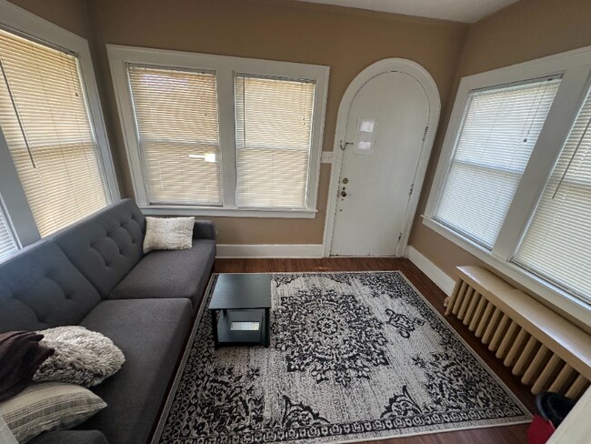 Foto del edificio - 529 Knowles St