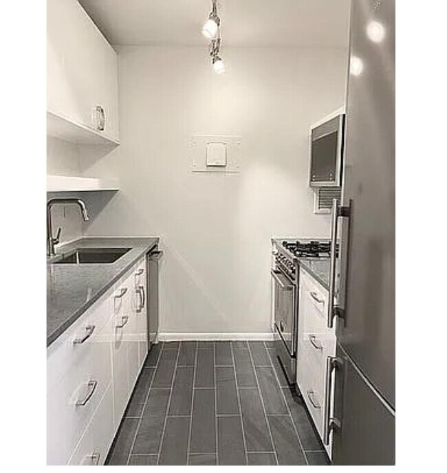 Foto del edificio - 330 E 75th St