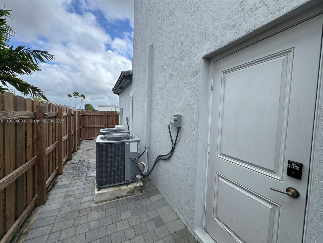 Photo - 28850 Southwest 163rd Avenue, Homestead, FL 33033 - 1 BR 1 BA condo