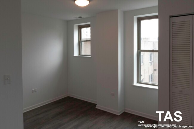 Building Photo - 940 W Winona St