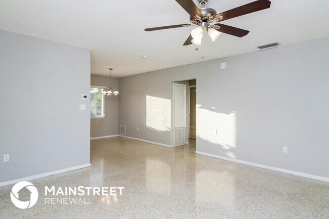 Building Photo - 5931 Olive Ave