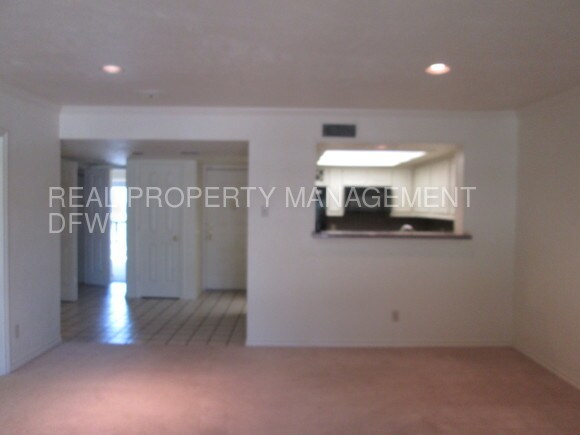Building Photo - 4529 N O'Connor Rd