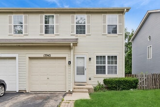 Building Photo - 13943 S Oakdale Cir