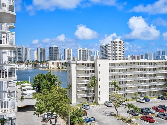 Building Photo - 18021 Biscayne Blvd