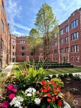 Building Photo - 1337 W Estes Ave