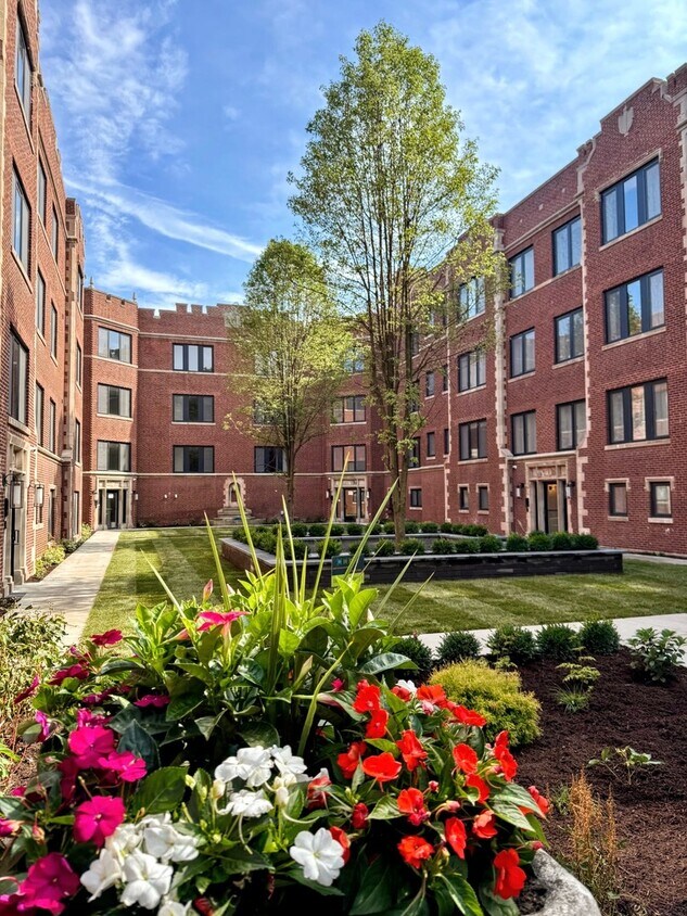 Foto principal - 1337 W Estes Ave