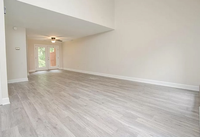 Building Photo - 206 Rock Knoll Dr