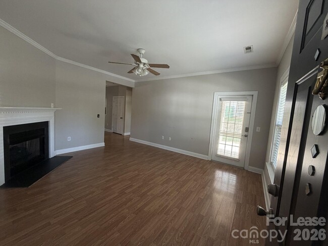 Foto del edificio - 21231 Hickory St