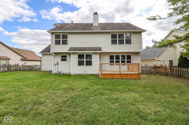 Building Photo - 10596 Greenway Dr