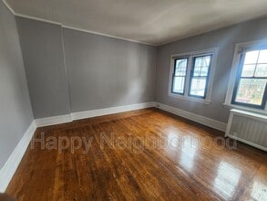 Building Photo - 130 Bradley Ave