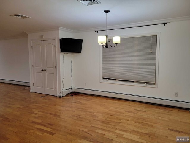 Foto del edificio - 322 E Palisades Blvd
