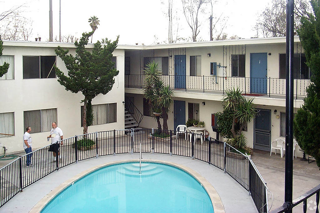 Primary Photo - Park Avenue Apartments