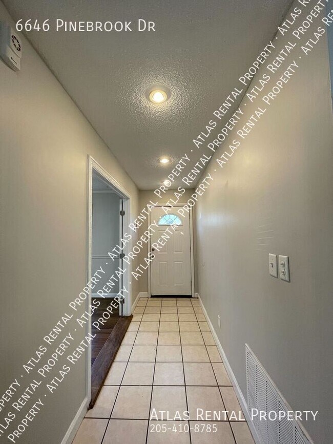 Building Photo - 6646 Pinebrook Dr