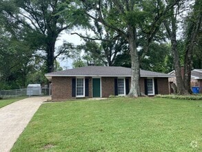 Building Photo - 113 Warwick Dr