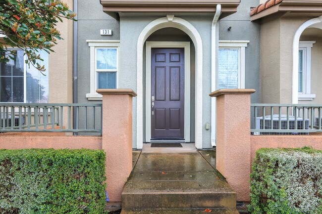 Foto del edificio - 131 Burbank St