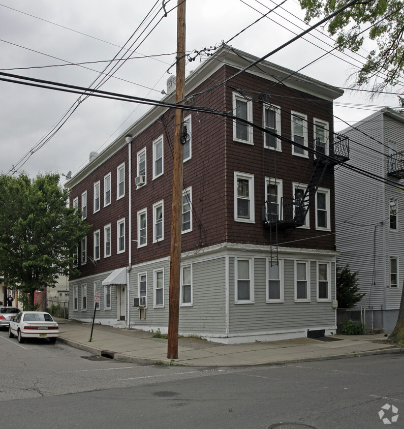 Primary Photo - 128 Lake Ave