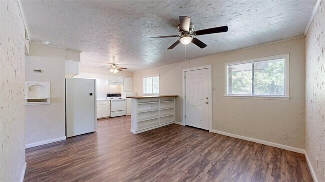 Foto del edificio - 16567 Farm to Market Rd 2154