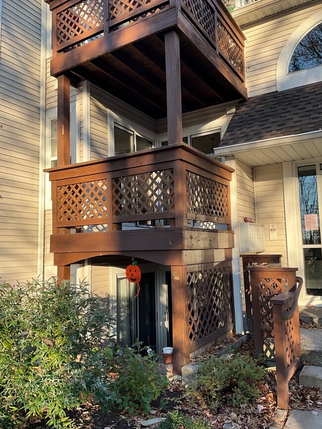 Foto del edificio - 1300 Cedarwood Dr