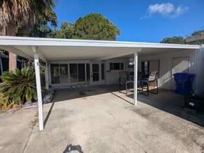 Building Photo - 420 S Lake Ave