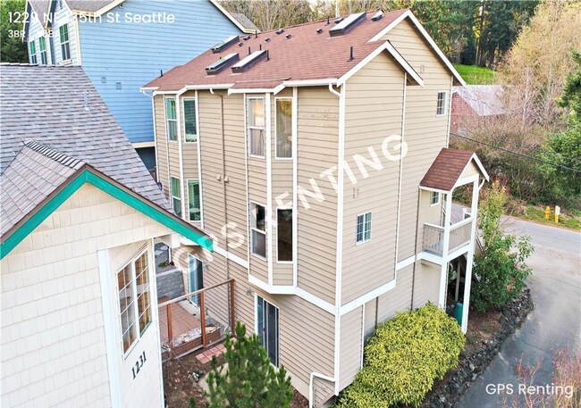 Foto del edificio - Prime Location For This 3 Bedroom Townhome!