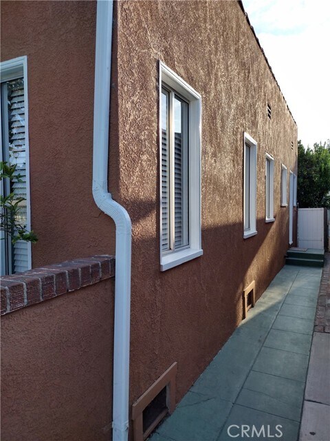Foto del edificio - 1629 Cota Ave
